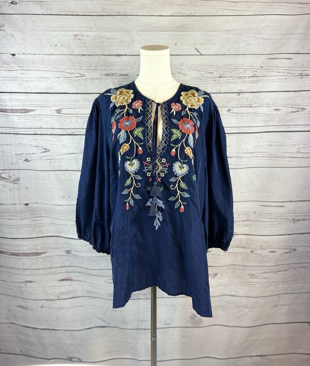 Johnny Was Workshop Women’s Navy Floral Embroidered Silk Tunic Blouse Size XL - Picture 1 of 8